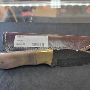  STRAIGHT BLADE HUNTING KNIFE