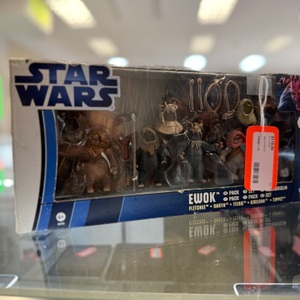  Ewok Village Figure Set