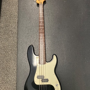 Squier P-Bass